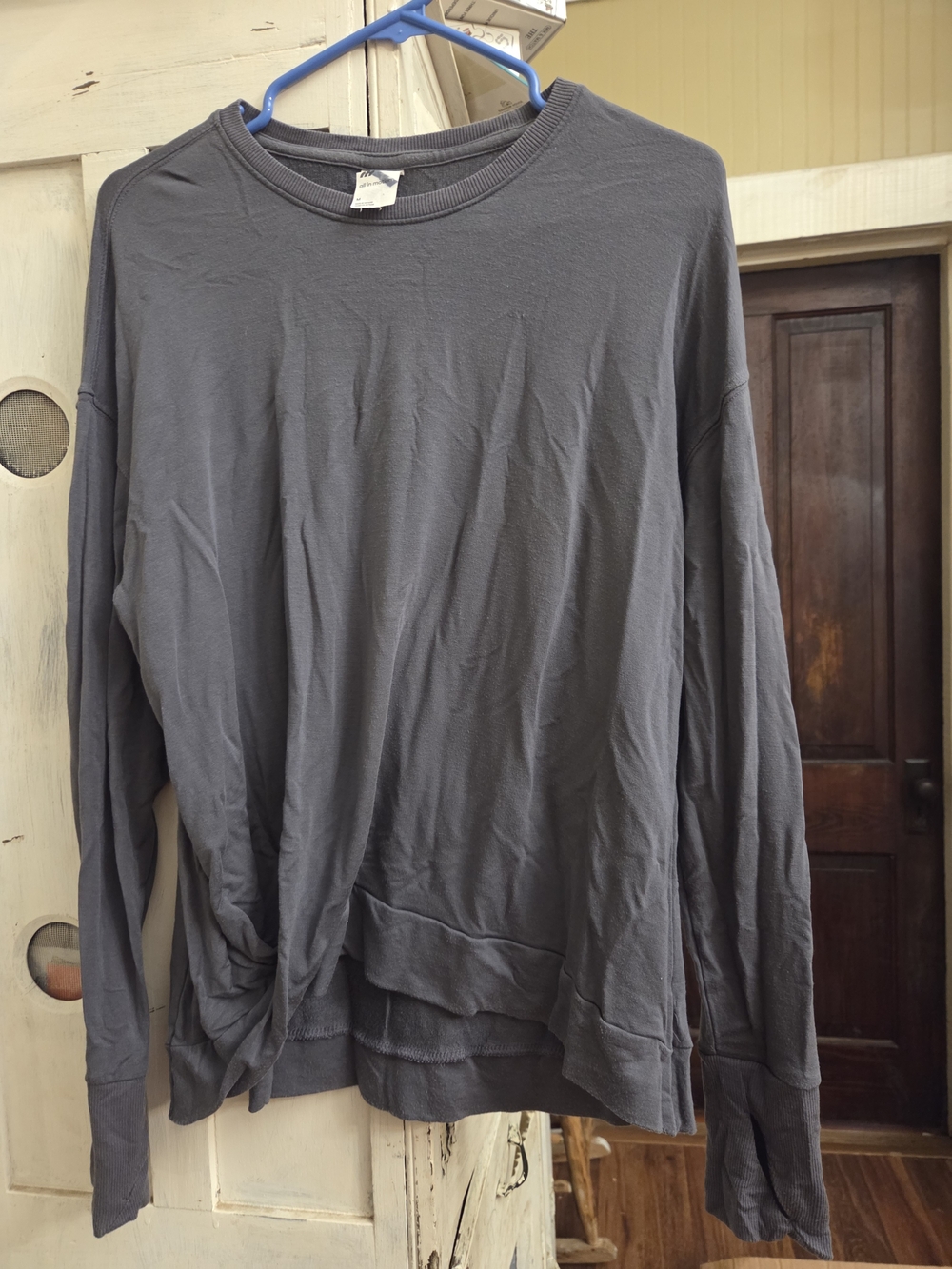 all‎ in motion Women's Long-Sleeve Crewneck Sweatshirt — Gray